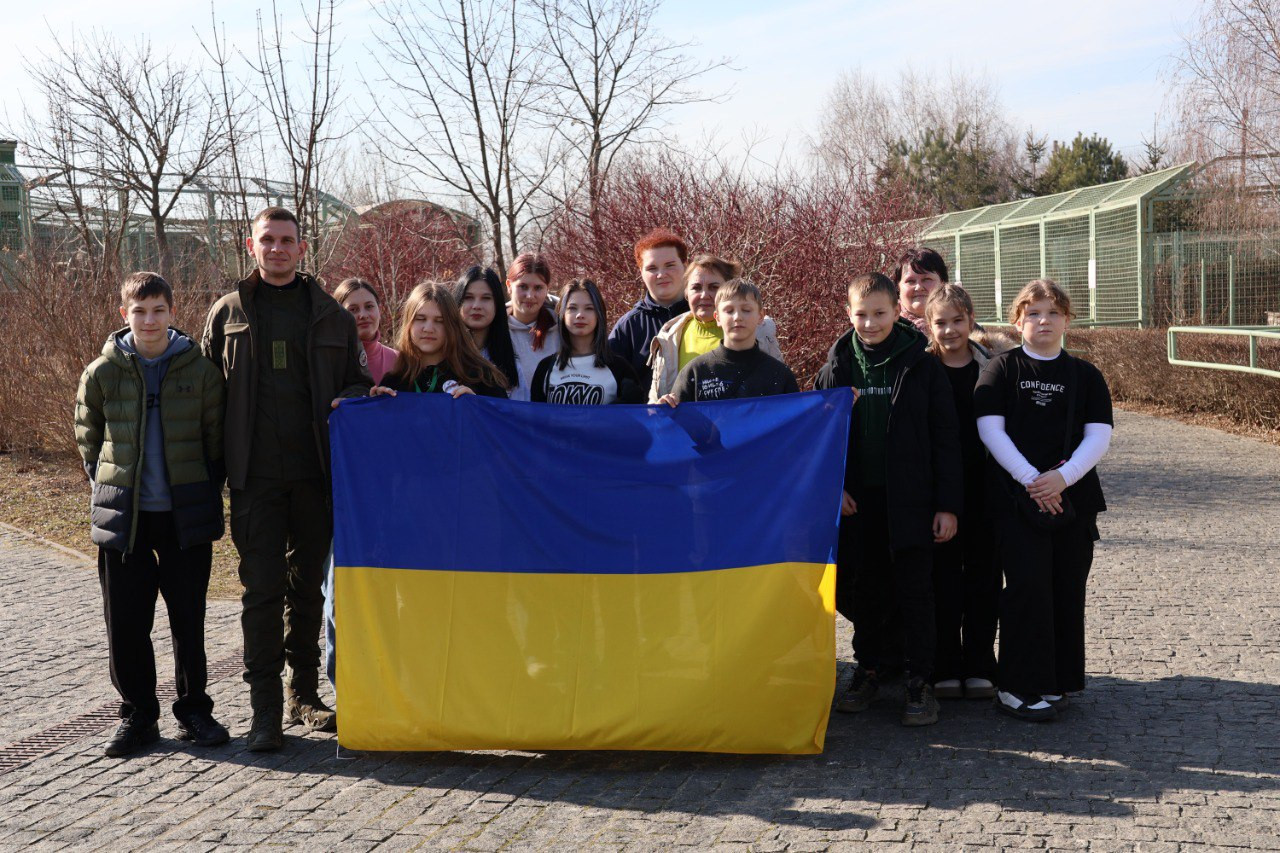 «Українські вертольоти» організували екскурсію в зоопарк для дітей Захисників з Київщини