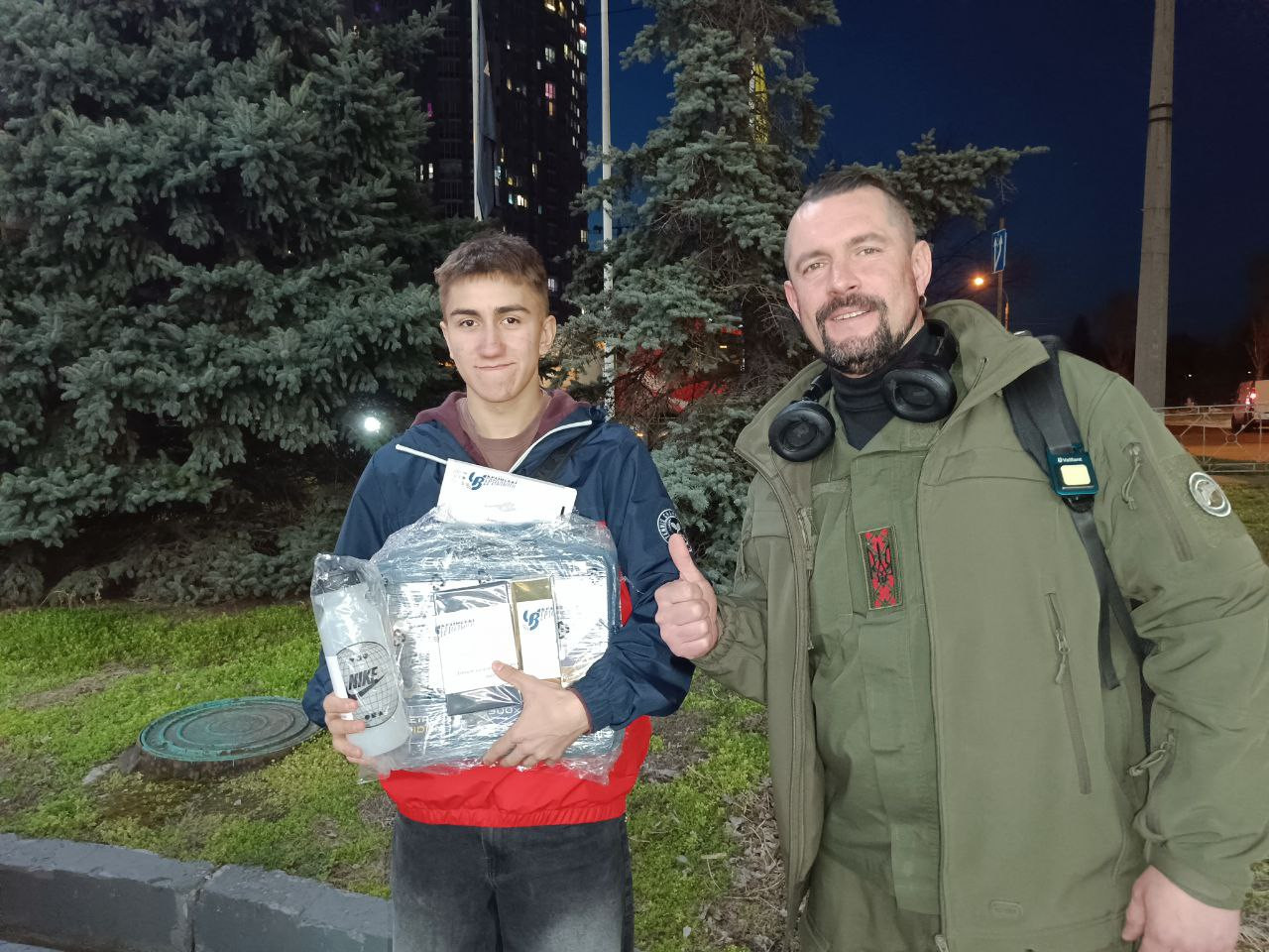 Kiev Ivan received the desired microskom, favorite perfumes and other gifts from the Ukrainian helicopter airline