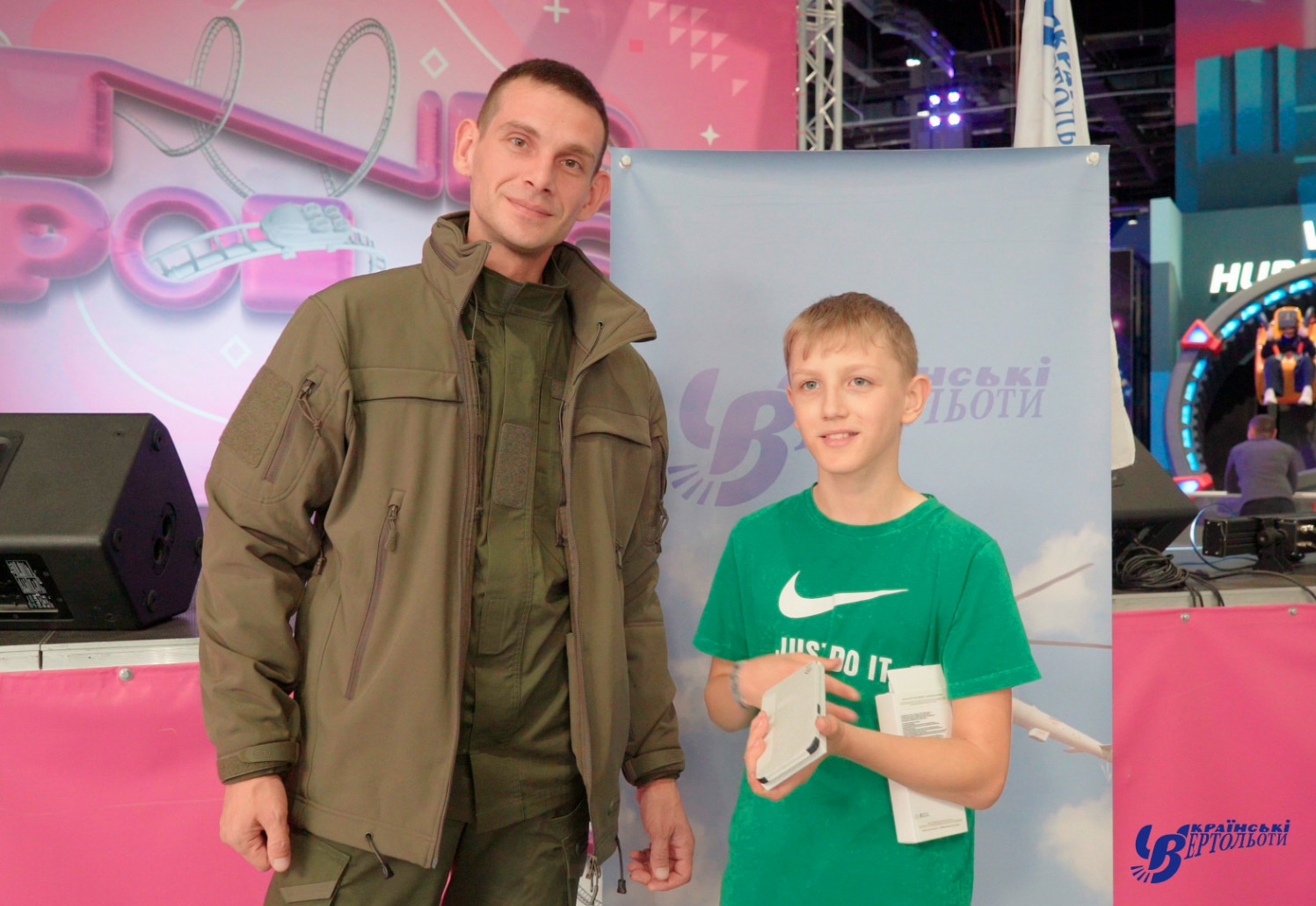 “Ukrainian Helicopters” gifted a new smartphone to an orphaned boy