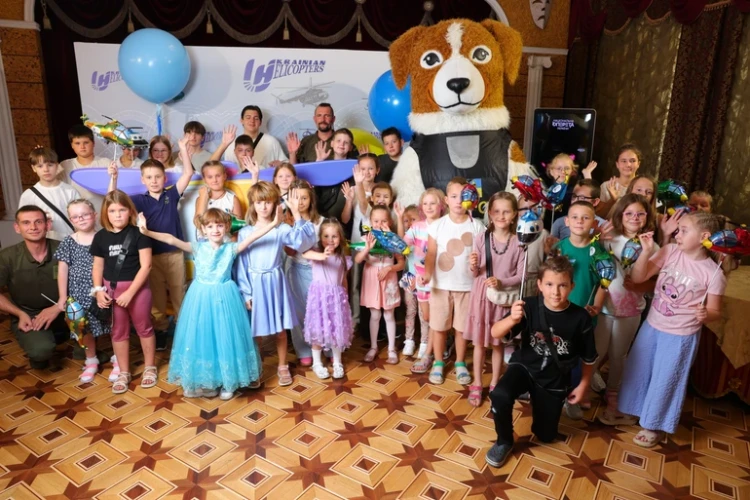 Care from Ukrainian Helicopters: performances and gifts for children of fallen defenders — Ukrainska Pravda