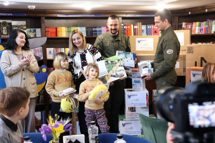 "Ukrainian helicopters" took the care of 18 more orphans whose parents died in the war - espresso.tv