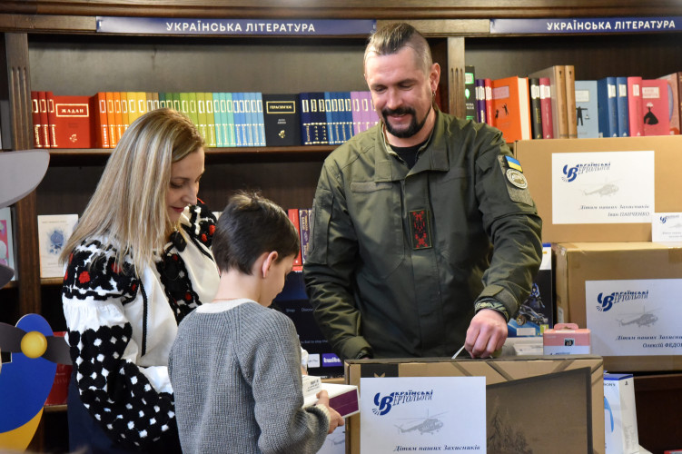 "Ukrainian helicopters" took financial custody of 18 more orphans of dead defenders