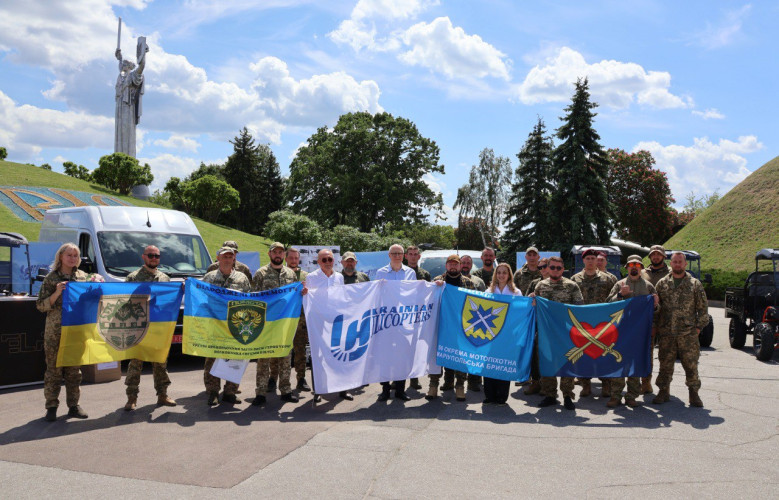 Aviation Company Ukrainian Helicopters delivered another batch of military aid to defenders — Apostrophe TV