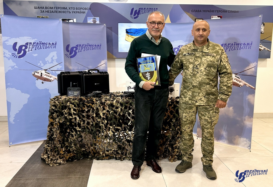 "Ukrainian Helicopters" extended their greetings to everyone involved on Ukraine’s Defenders Day and delivered a batch of Mavik drones to the 453rd Separate Infantry Battalion