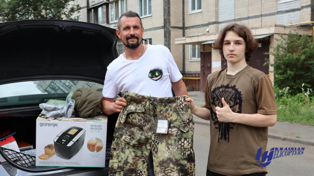 «Українські вертольоти» подарували підопічному Тимуру спорядження для походів