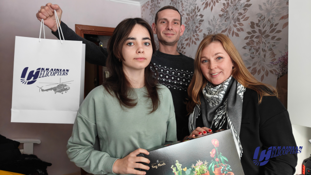 Kira, a mentee of the aviation company, met with friends from Ukrainian Helicopters
