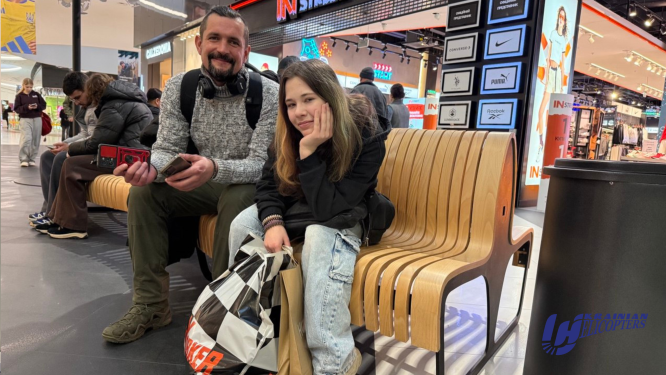 Сонце в гардеробі: для доньки Захисника «Українські вертольоти» придбали речі на весну