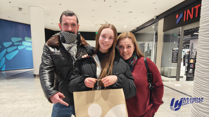 Захисне пончо і трекінгові кросівки: як «Українські вертольоти» підтримують хобі Даші з Києва