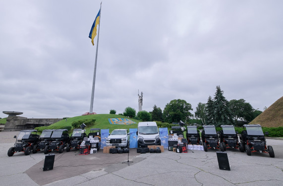 «Українські вертольоти» передали допомогу для 8 підрозділів Сил оборони — «Апостроф»