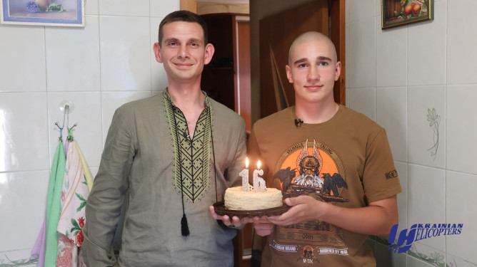 «Українські вертольоти» привітали з Днем народження підопічного Гліба