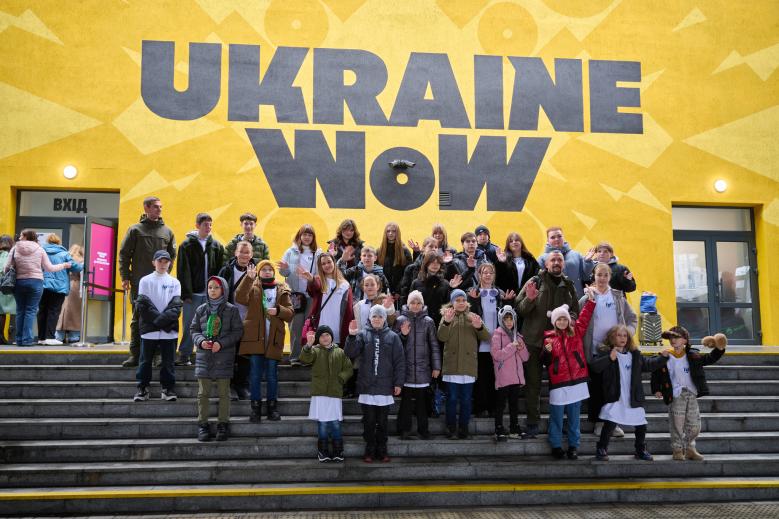 The airline company "Ukrainian Helicopters" organized a holiday for Nicholas Day and an excursion for the orphans of our Defenders