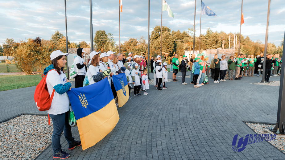 «Українські вертольоти» підтримали перший в Україні ветеранський марш-кидок Carpathian YOMP — видавництво «Лівий берег»