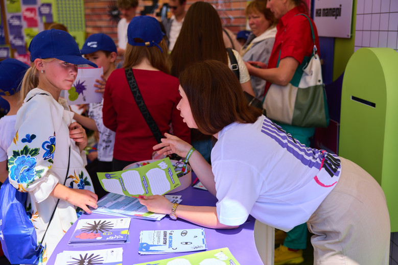 Профорієнтація та розваги: авіакомпанія «Українські вертольоти» запросила дітей захисників на фестиваль кар'єри