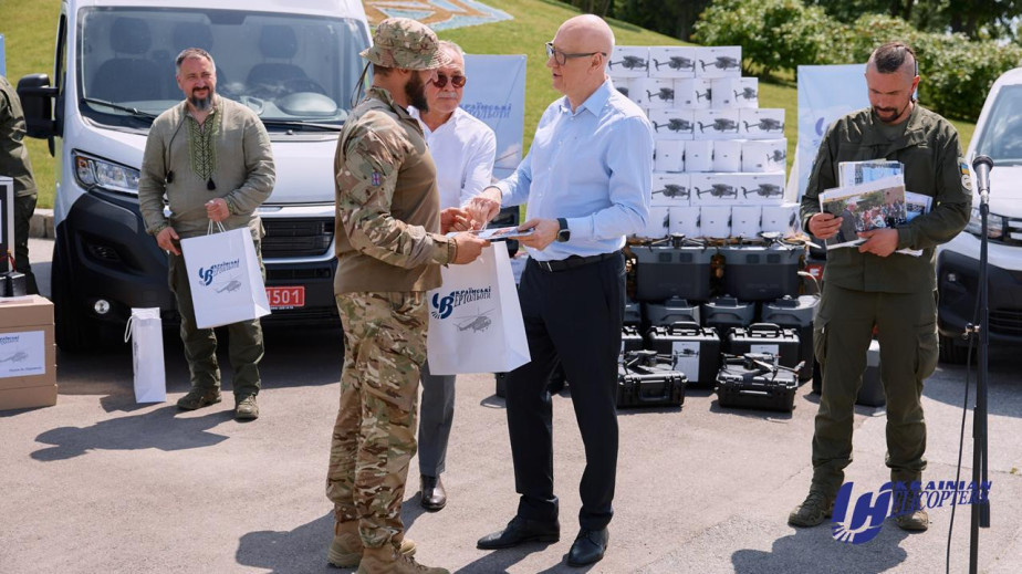 Ukrainian helicopter airline has transferred military assistance to the defenders for 12 million UAH