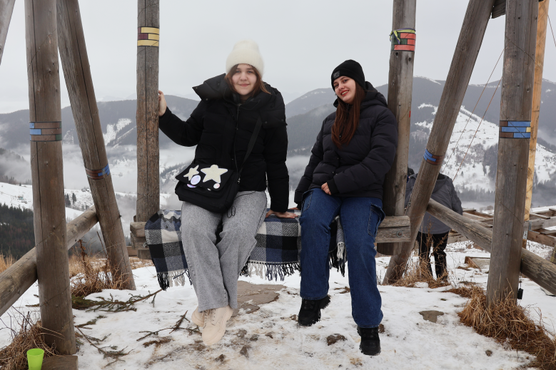 A gift from "Ukrainian Helicopters": children of fallen soldiers rested in the Carpathians